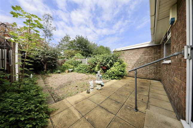 49, Welwyn Park Drive, Hull photo 4
