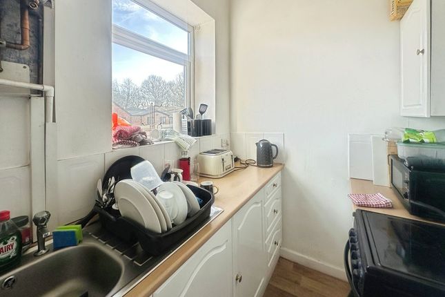 Flat 144B, Brierley Street, Bury photo 3