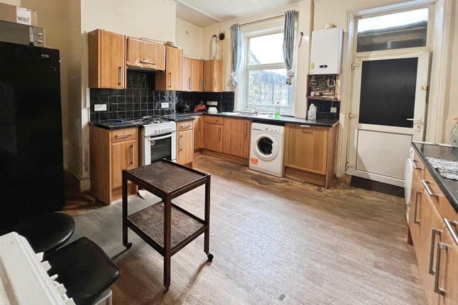 71, Hustler Street, Bradford photo 3