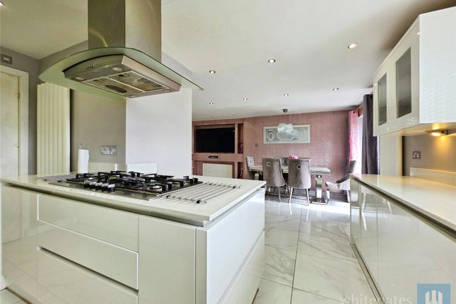 18, Heath Grove, Batley photo 2