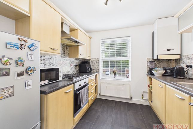 24 Acton Hall Walks, Wrexham photo 4