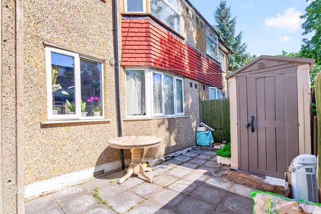 35, Elmcroft Close, Feltham photo 4