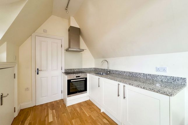 Apt 36a, Convent Court Hatch Lane, Windsor photo 4