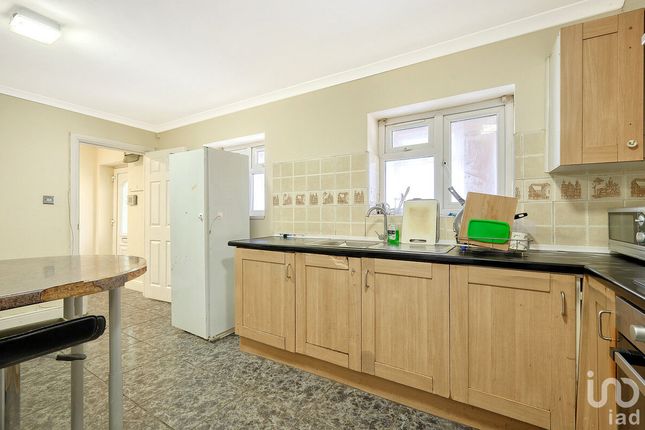 End terrace house for sale in Elfrida Close, Woodford Green