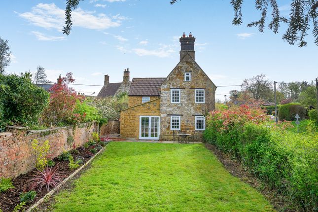 The Yews, 1, Frog Lane, Daventry photo 4