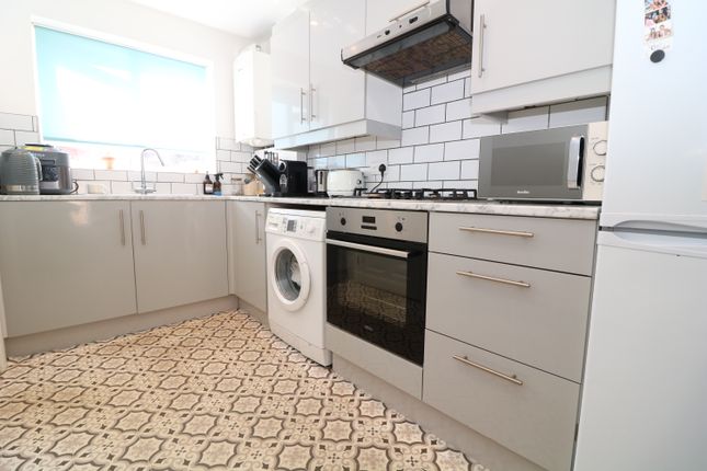 15c, Holmesdale Road, Dorking photo 2