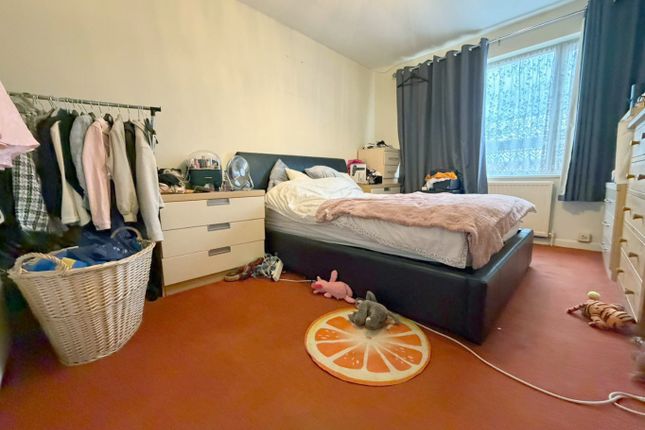 94A High Street, Canvey Island, Essex photo 4