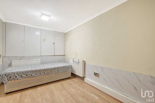 End terrace house for sale in Elfrida Close, Woodford Green