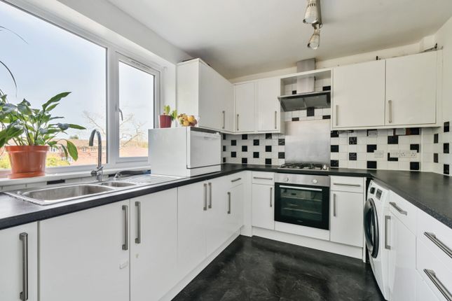 Maisonette for sale in Chartwell Place, Cheam, Sutton