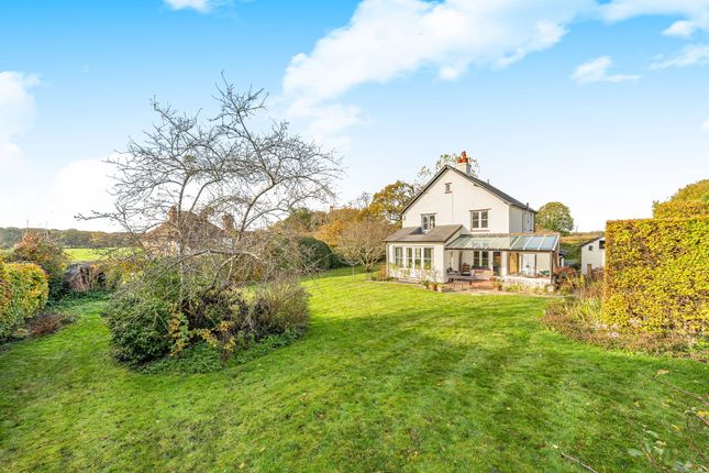 Pincott Cottage, Pincotts Lane, West Horsley photo 2