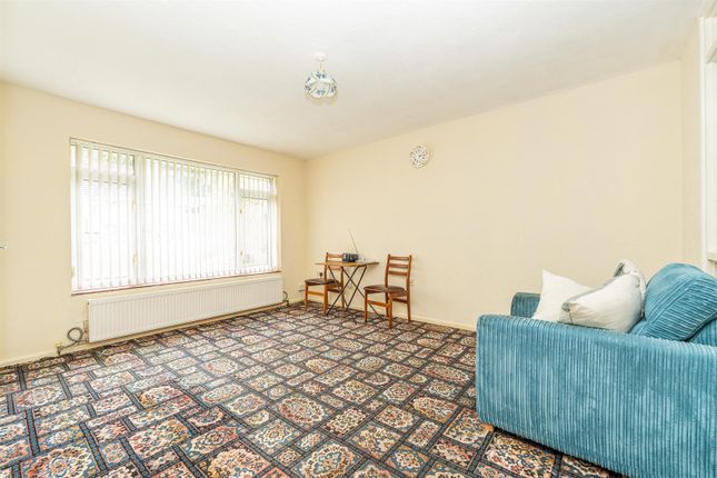 10, Harley Close, Rugeley photo 4