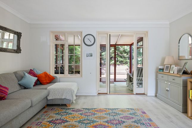 20 Findlay Drive, Guildford photo 2