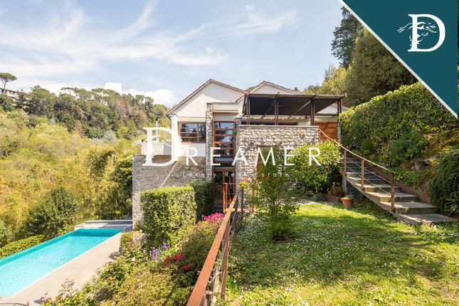 Thumbnail Villa for sale in Via Monte Moneta, Camaiore, Toscana