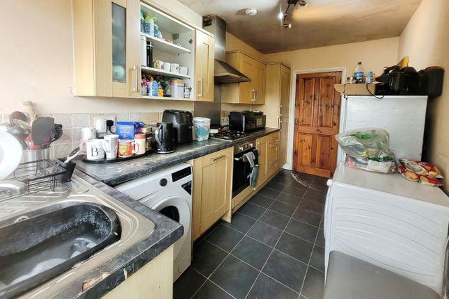 46, Alma Street, Leeds photo 2