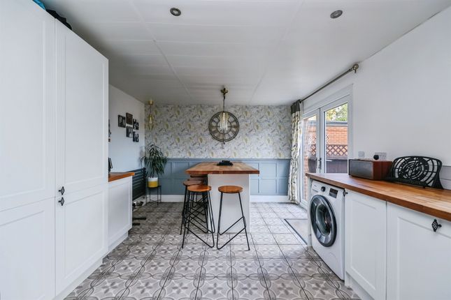2, Huntly Close, NOTTINGHAM photo 4