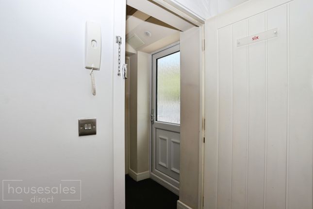 Flat 6, 99 Bath Road, Swindon photo 2
