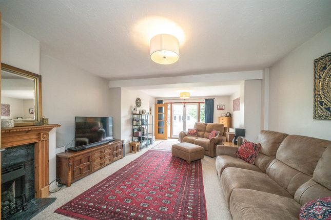 43, St. Vincent Drive, St. Albans photo 2
