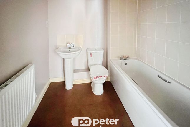 7, Ffordd Coed Darcy, Neath photo 4