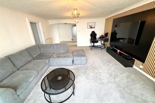 Flat 10, Downside Court, Rackham Road, Littlehampton photo 5