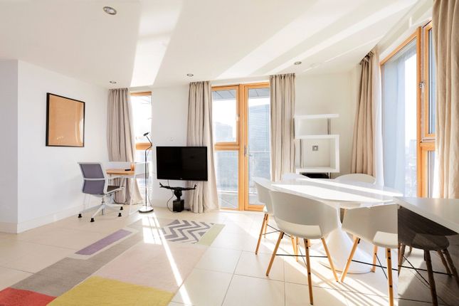 Flat 1704 Streamlight Tower, 9, Province Square, London photo 4