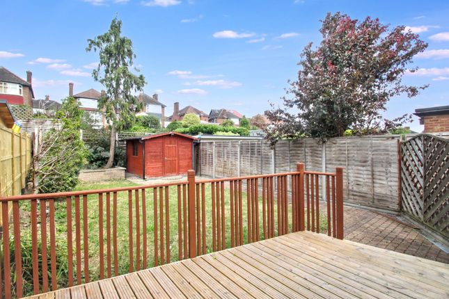 47 St. Albans Road, Woodford Green photo 4