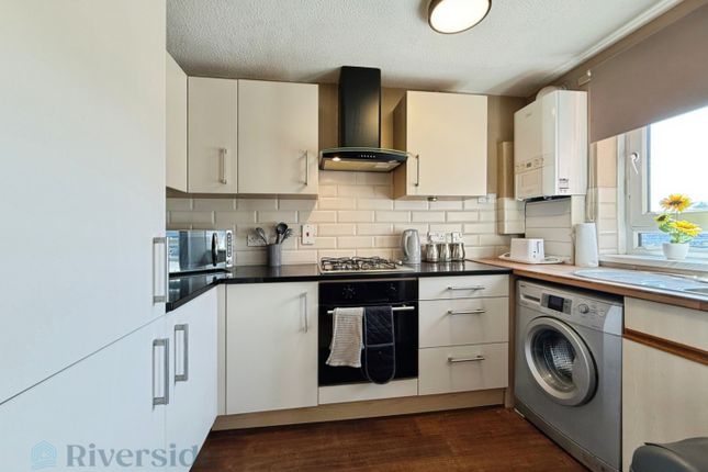 7 Lisle Court, Dagger Lane, Hull photo 4