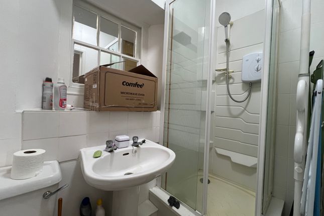 Flat 2, 2, High Street, Wincanton photo 5