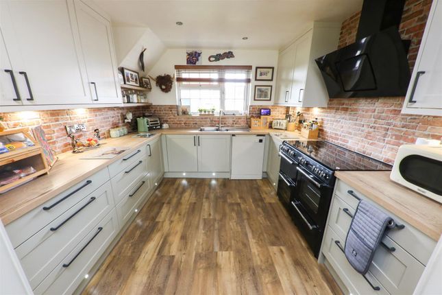 4, Hereford Road, Doncaster photo 2