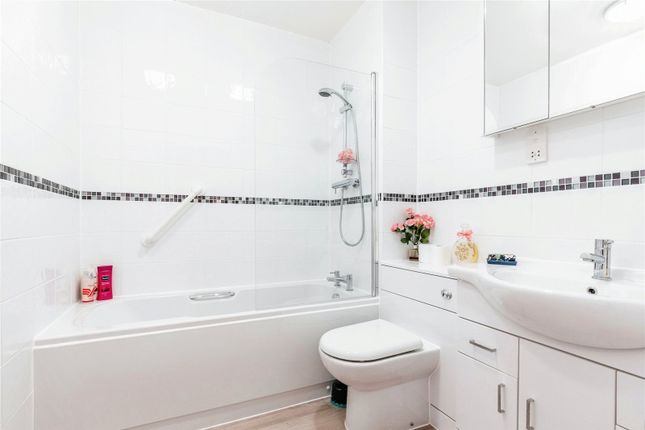 Flat for sale in Harbour Road, Portishead, Bristol, Somerset