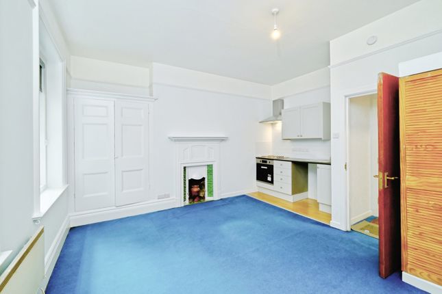 Flat 25, Carlton Grange, 28, Braidley Road, Dorset photo 4