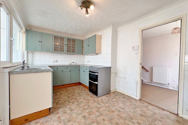 60b, Copsey Grove, Portsmouth photo 4