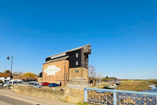 Hawk Hill Battlesbridge, Wickford photo 2