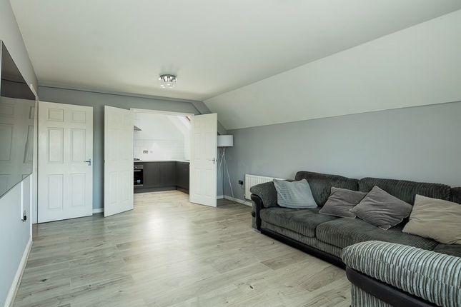 14, James Meadow, Slough photo 2