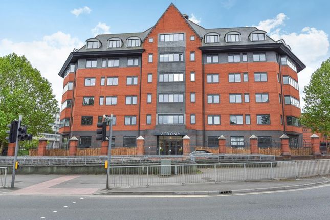 Flat for sale in Slough, Berkshire