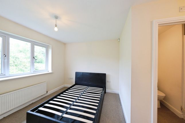43, Leatham Avenue, Rotherham photo 4