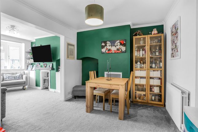 6, Kingswood Drive, Carshalton photo 4
