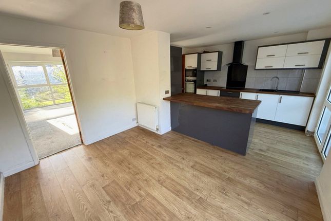 284, Westfield, Plymouth photo 4