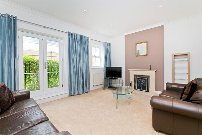 14, Busby Place, Kentish Town photo 2