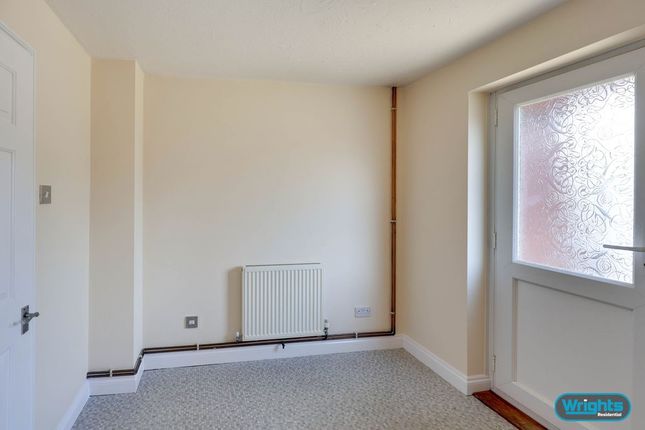 9, Mead Court, Trowbridge photo 3