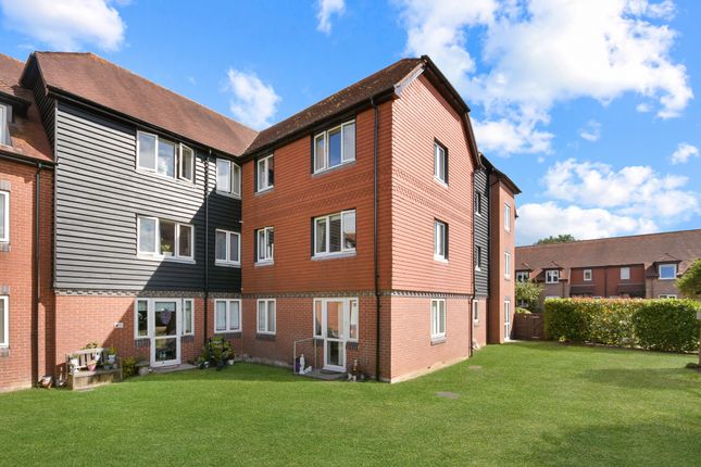 9 Cedar Court, Woodbury Lane, Tenterden photo 2