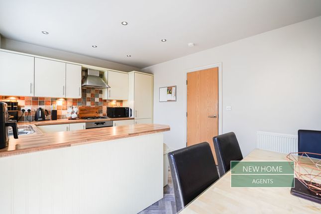 6, Weavers Court, Bradford photo 4