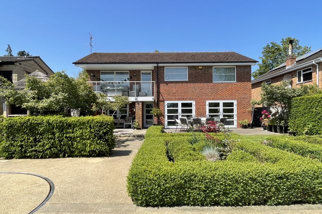 Detached house for sale in River Gardens, Reading, Berkshire