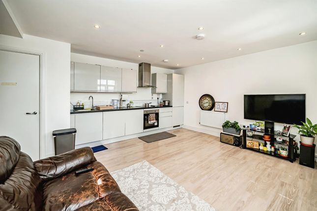Flat 30, Sloane House, 1, Cambridge Place, Aylesbury photo 2