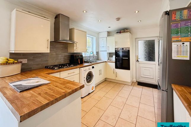 4 Moor View, Barnoldswick photo 4