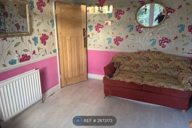 Norman Avenue, South Croydon photo 4