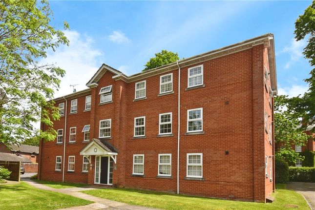 Flat for sale in Montfort Close, Romsey, Hampshire