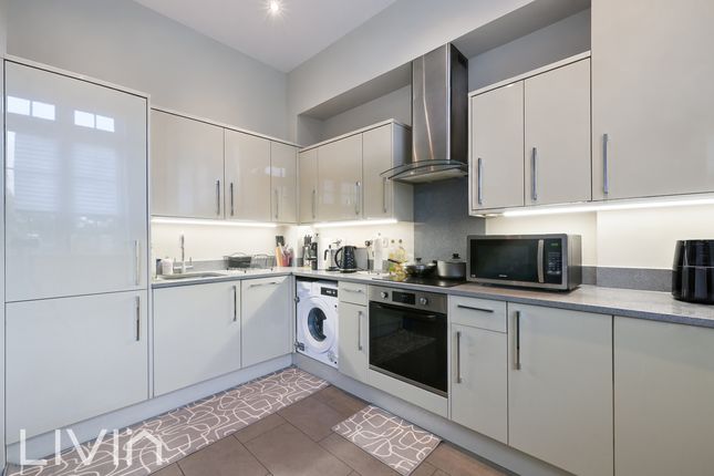 2 Coombe House, Croydon photo 4