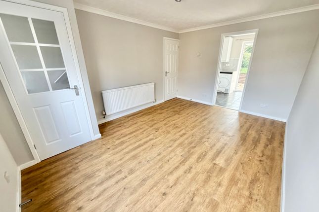 60, Buckingham Way, Camberley photo 3