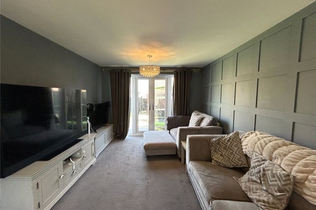 62, Booth Crescent, Telford photo 4