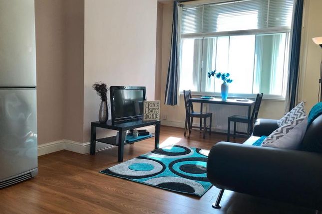 Flat to rent in Woodhouse Lane, Leeds